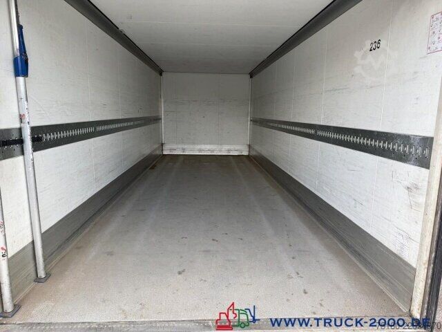 Kamion s sandukom Mercedes-Benz Antos 1830 Isolierter Koffer 7.40m LBW 1.5t.