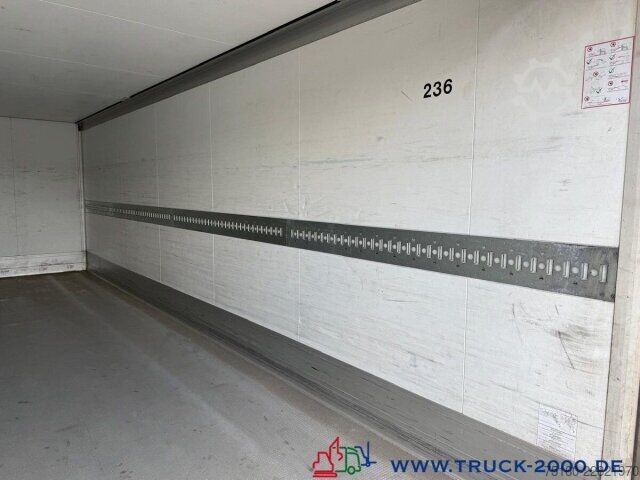 Kamion s sandukom Mercedes-Benz Antos 1830 Isolierter Koffer 7.40m LBW 1.5t.