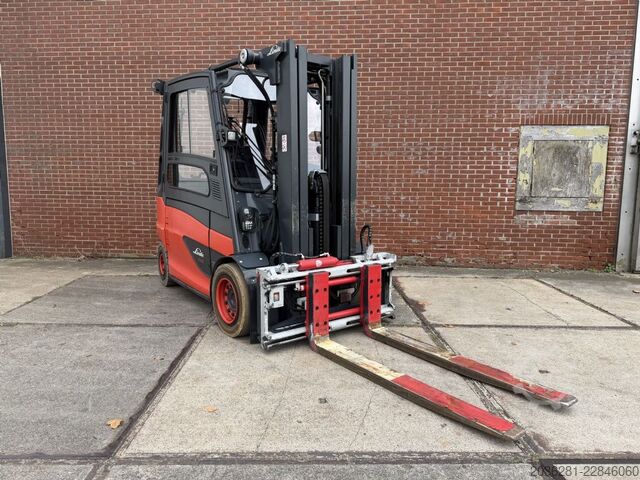 Carretilla eléctrica de 4 ruedas Linde E50HL-01