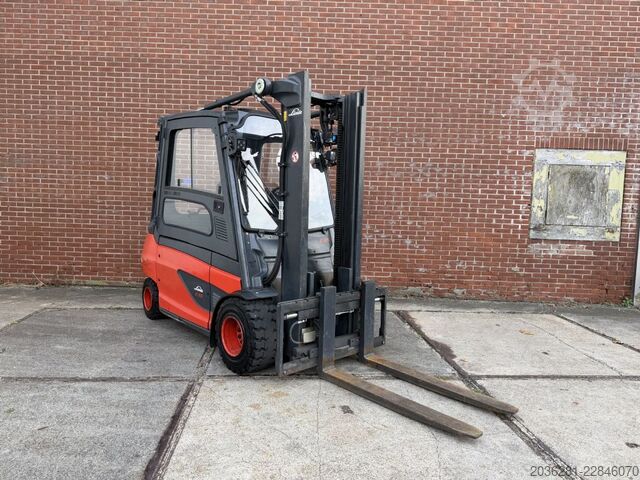 Carretilla eléctrica de 4 ruedas Linde E35L-01