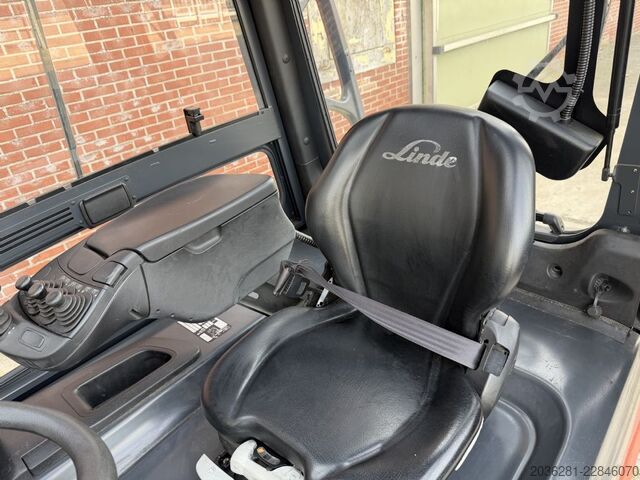 Carretilla eléctrica de 4 ruedas Linde E35L-01