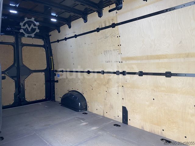 รถตู้หลังคาสูง VOLKSWAGEN Crafter 35 DSG *MAXI* AHK 2,5t+NAVI+TEMPOMAT 523