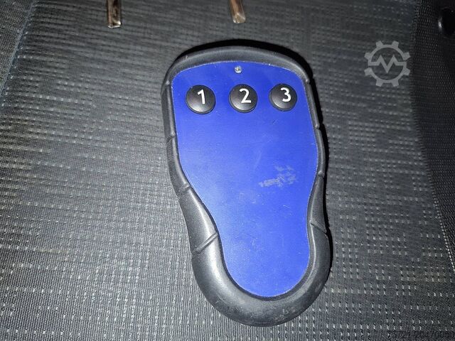 Maleta VOLVO FM 11.330 3 SEATS LIFT 290TKM