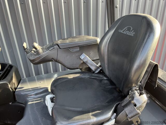 Elektro 4 Rad-Stapler Linde E20PH-02