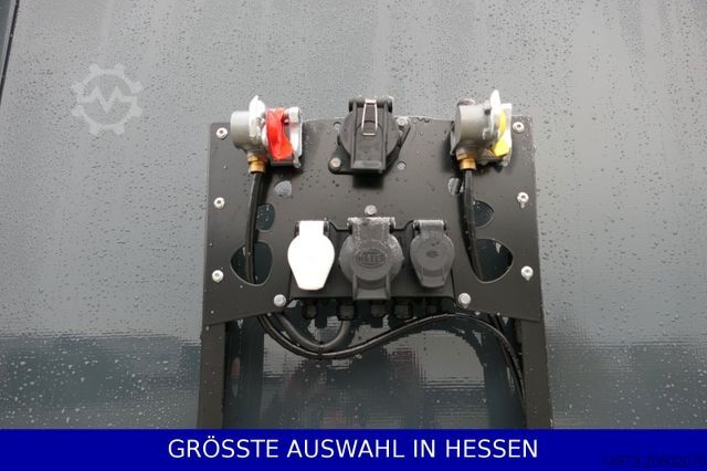 Semi-reboque aberto com lona BERGER 4,9 Leergewicht Achslift Code XL+Getränke ¤469mt