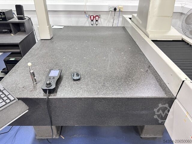 Coordinate measuring machine Mitutoyo BHN 706