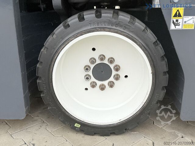 Carretilla elevadora multidireccional Combilift CB2500 DUPLEX 4100 DIESEL FREE-LIFT