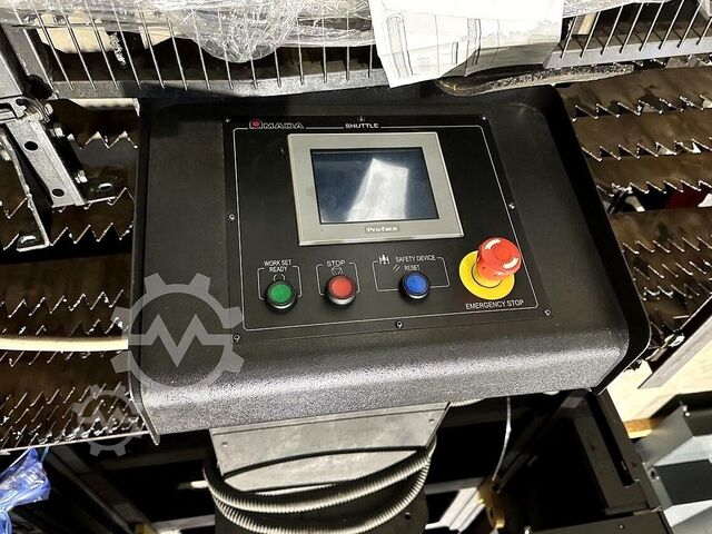 Máy cắt laser AMADA LCG3015