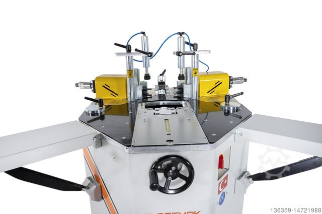 Máquina hidráulica para prensar esquinas de aluminio PLASTMAK PVC ALÜMİNYUM İŞLEME MAKİNALARI SÇ 902 S