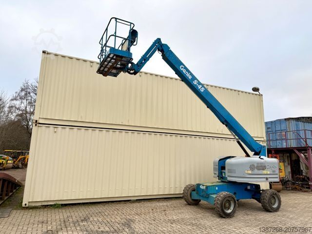 Plataforma de trabajo GENIE S45 / 4x4 Diesel / 15.7 Meter / 2015 BJ