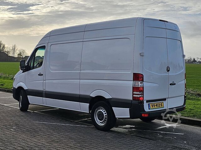  MERCEDES-BENZ SPRINTER 210