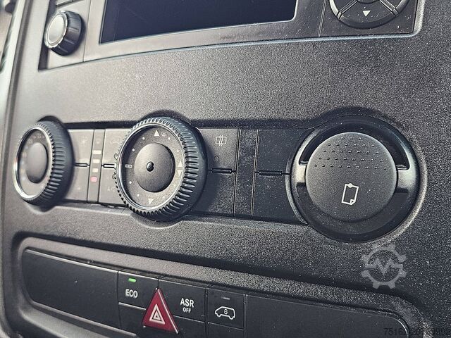 MERCEDES-BENZ SPRINTER 210