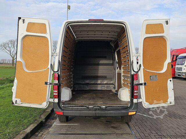 MERCEDES-BENZ SPRINTER 210