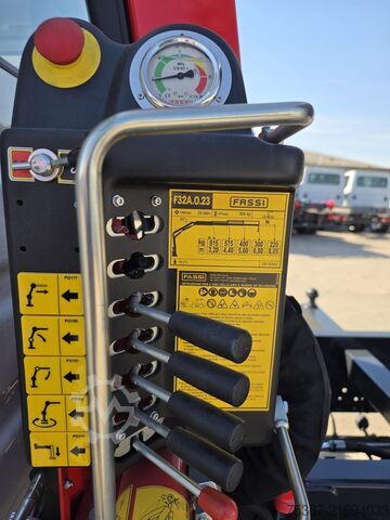 Trīspusēja pašizgāzēja furgons Iveco Daily 35