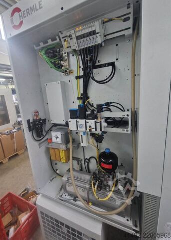 Vertikales Bearbeitungszentrum Hermle C 250 V