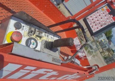 Arbetsplattform sax Skyjack SJ III 3226 Elektro 9,90 m