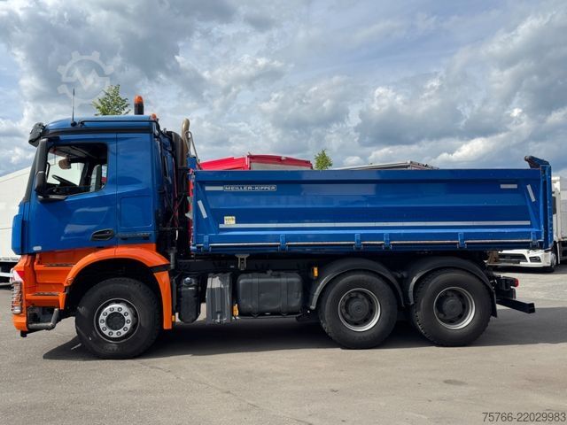 Basculantă MERCEDES-BENZ AROCS 2548 / Meiller / 125 TKM