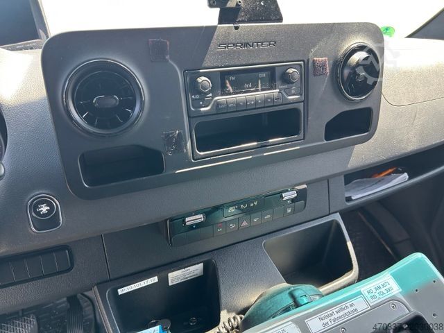 Пожарная машина MERCEDES-BENZ Sprinter 519 / 4x4 / RTW / WAS / Trage