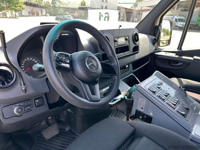 Пожарная машина MERCEDES-BENZ Sprinter 519 CDI / RTW / WAS / Tage