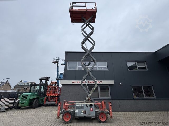Skyjack SJ 6832RT Scherenarbeitsbühne / Arbeitsbühne 2015, 4x4, Kubota Diesel, 12 m Arbeitshöhe SKYJACK SJ 6832RT Schaarhoogwerker / Scissor / Arbeitsbuhne 2015 4X4 Kubota Diesel 12M Werkhoogte