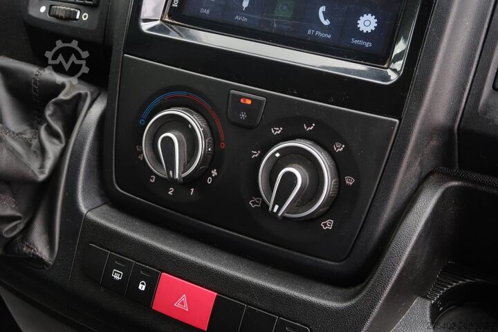 Kombi s vysokou střechou Citroen Jumper 30 2.2 BlueHDi 140 L2H1 Club IMPERIAAL/ ...