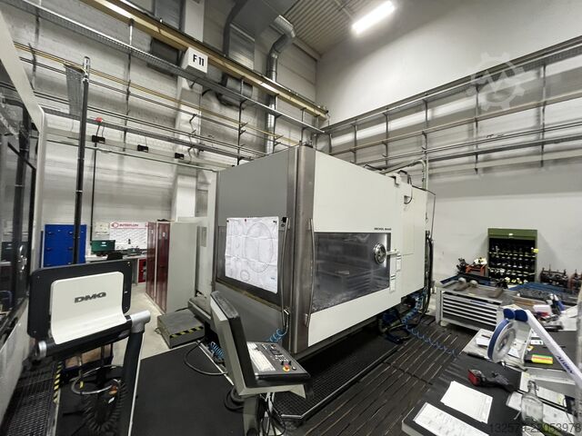 Pusat pemesinan universal DMG MORI DMU 125 FD