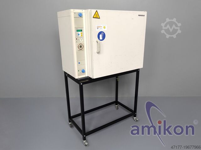 Wärme und Trockenschrank Heraeus / Kendro UT 6120 bis 300 °C