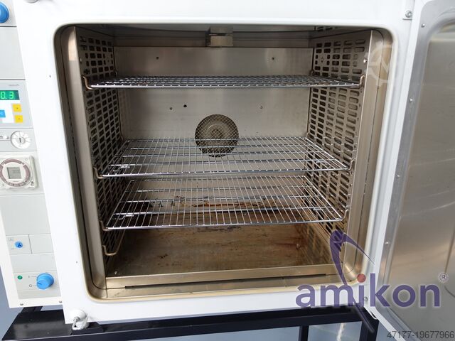 Wärme und Trockenschrank Heraeus / Kendro UT 6120 bis 300 °C