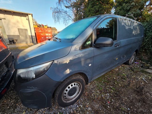 Minibus MERCEDES-BENZ Vito Kasten 110 Kamera Tempom. Klima Tüv neu E6