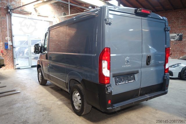 Slēgtais furgons PEUGEOT Boxer Kasten L1 H1 Klima Kamera Tempo Tüv E6