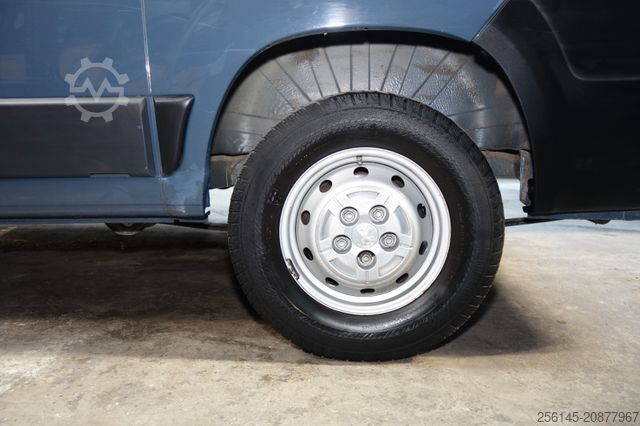 Slēgtais furgons PEUGEOT Boxer Kasten L1 H1 Klima Kamera Tempo Tüv E6