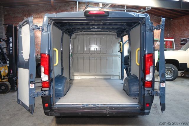 Slēgtais furgons PEUGEOT Boxer Kasten L1 H1 Klima Kamera Tempo Tüv E6