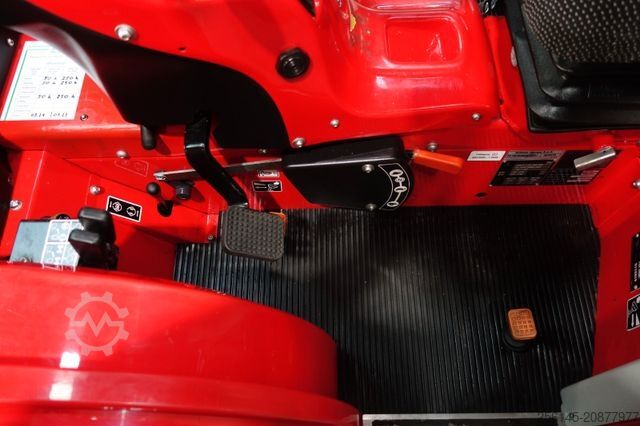 Sonstige CARRARO TTR 4400 Traktor 4x4 Inkl. Mähwerk/Winterdienst