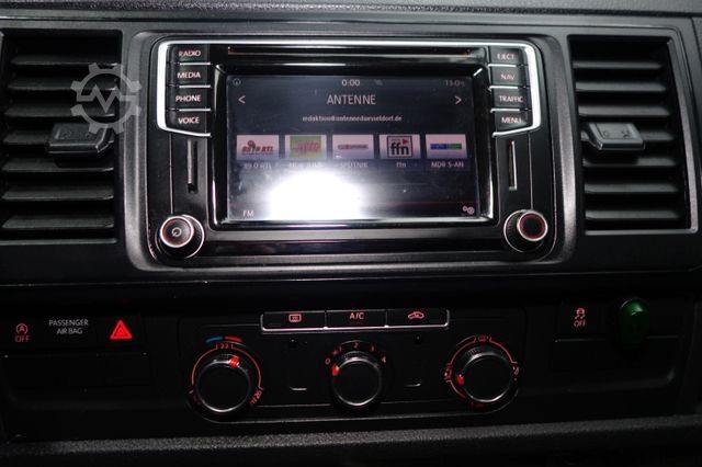 Kleinbus VOLKSWAGEN T6 4x4 L1H1 Standheizung Sortimo AHK Klima Navi