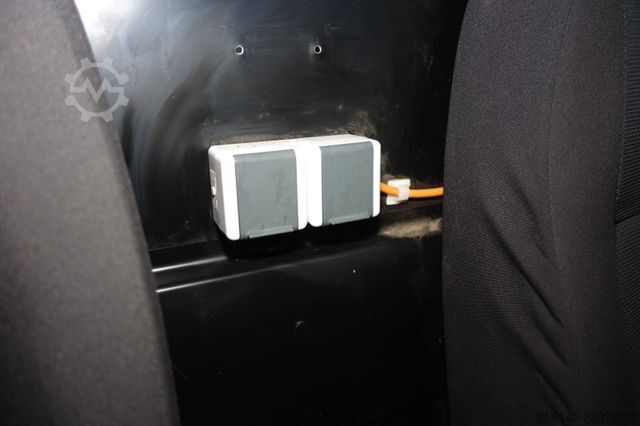 Kleinbus VOLKSWAGEN T6  4x4 L1H1 Standheizung Sortimo AHK Klima Navi