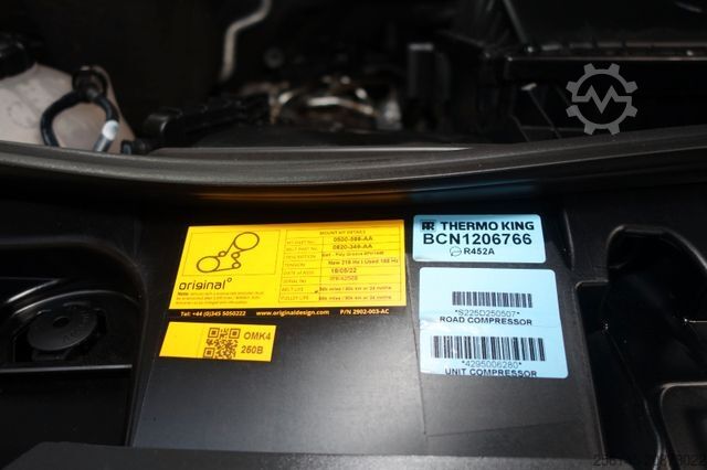 Xe tải thùng lạnh MERCEDES-BENZ Sprinter Tiefkühler -25 C°RWD 317 Tüv Neu Klima