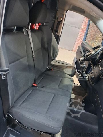 Minibus MERCEDES-BENZ Vito Kasten 110  Kamera Tempom. Klima Tüv neu E6