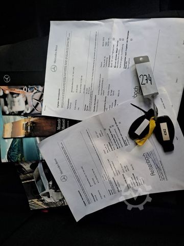 Minibus MERCEDES-BENZ Vito Kasten 110  Kamera Tempom. Klima Tüv neu E6