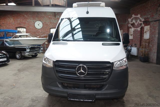 Xe tải thùng lạnh MERCEDES-BENZ Sprinter Tiefkühler -25 C°RWD 317 Tüv Neu Klima