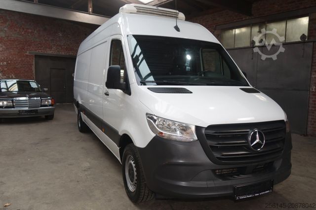 Xe tải thùng lạnh MERCEDES-BENZ Sprinter Tiefkühler -25 C°RWD 317 Tüv Neu Klima
