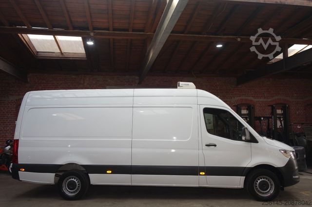 Xe tải thùng lạnh MERCEDES-BENZ Sprinter Tiefkühler -25 C°RWD 317 Tüv Neu Klima