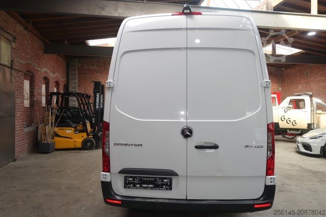 Xe tải thùng lạnh MERCEDES-BENZ Sprinter Tiefkühler -25 C°RWD 317 Tüv Neu Klima