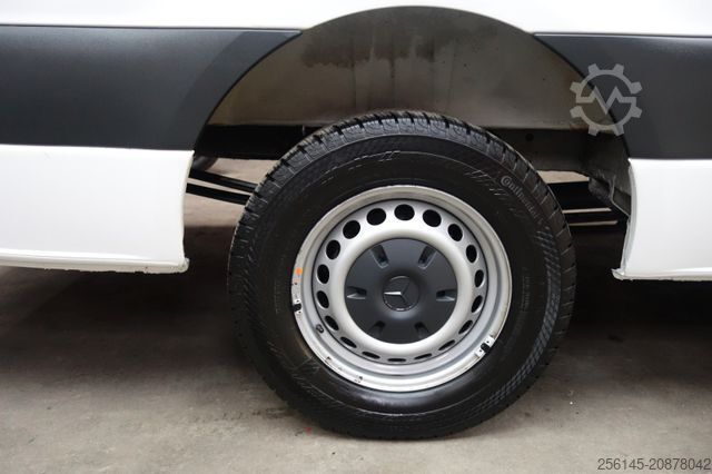 Xe tải thùng lạnh MERCEDES-BENZ Sprinter Tiefkühler -25 C°RWD 317 Tüv Neu Klima