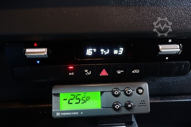 Xe tải thùng lạnh MERCEDES-BENZ Sprinter Tiefkühler -25 C°RWD 317 Tüv Neu Klima