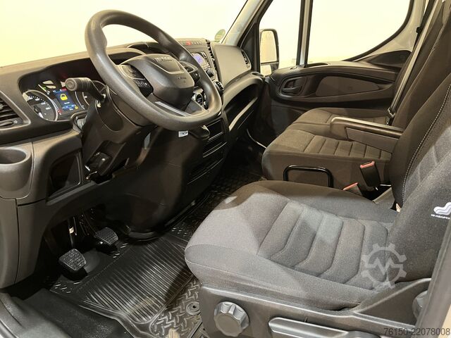 Платформен ван с двойна кабина Iveco Daily 35S16 2.3 375 DC 7 pers. Open Laadbak / E...