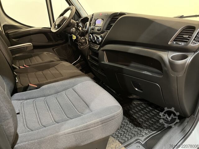 Platform van double cab Iveco Daily 35S16 2.3 375 DC 7 pers. Open Laadbak / E...