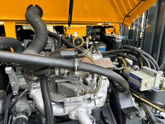 štvorcestný vysokozdvižný vozík Combilift CB3000// LPG // 2017 year /Toyota engine