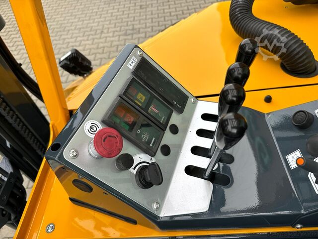 Vierwegestapler Combilift CB3000// LPG // 2017 year /Toyota engine