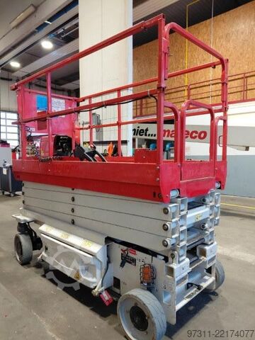  JLG 3246ES