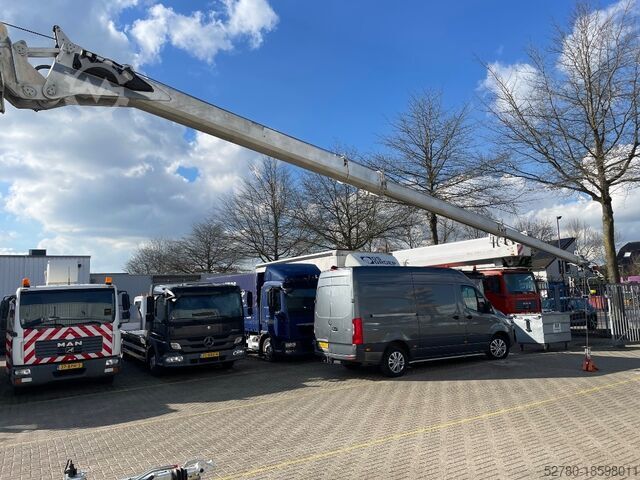 Кран за всякакви терени Böcker AHK 36E